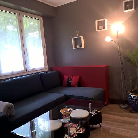 Charmant F2 Paris Expo Versailles Vanves Exterior foto